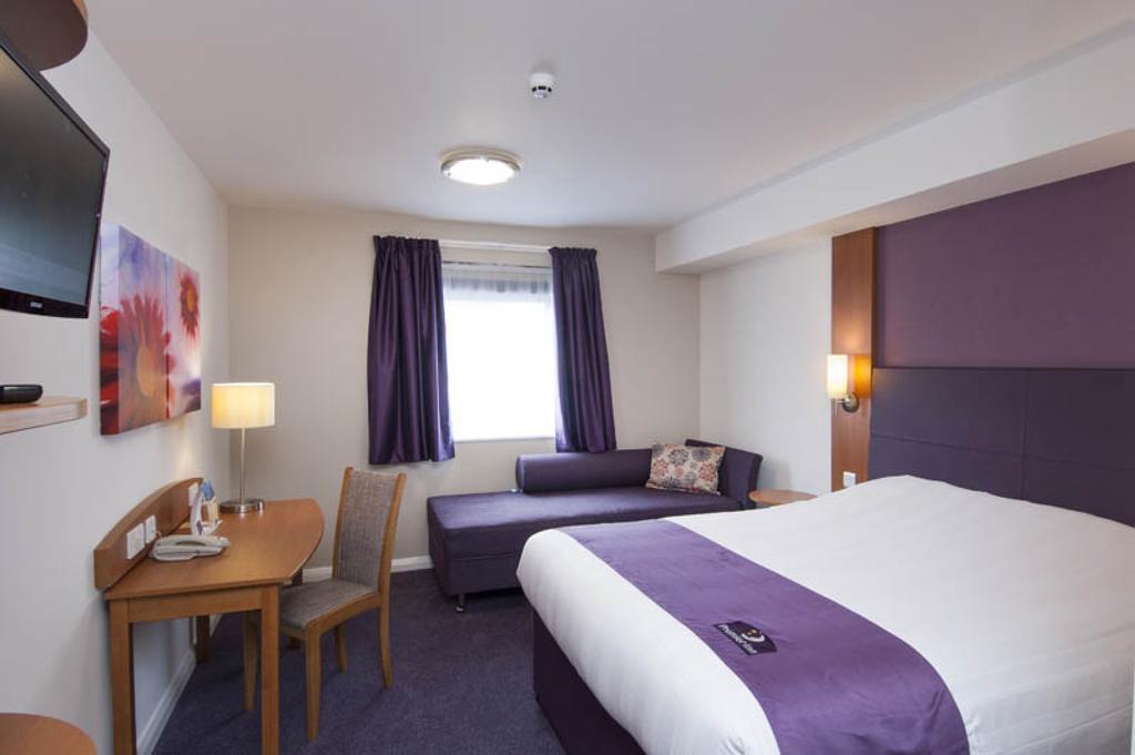 Premier Inn Stratford Upon Avon Waterways Room photo