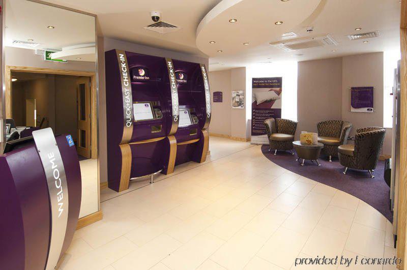 Premier Inn Stratford Upon Avon Waterways Exterior photo